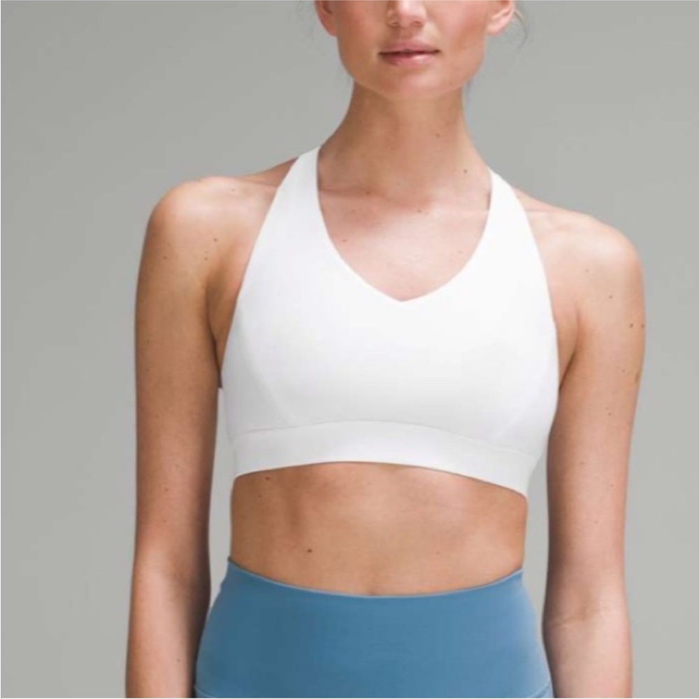 NWT Lululemon Envital Sports Bra White Size 8, medium support for B/C cup